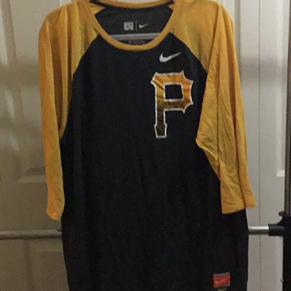 Nike Pittsburgh Pirates Raglan Shirt
